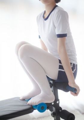 操董卿_720超清免费观看